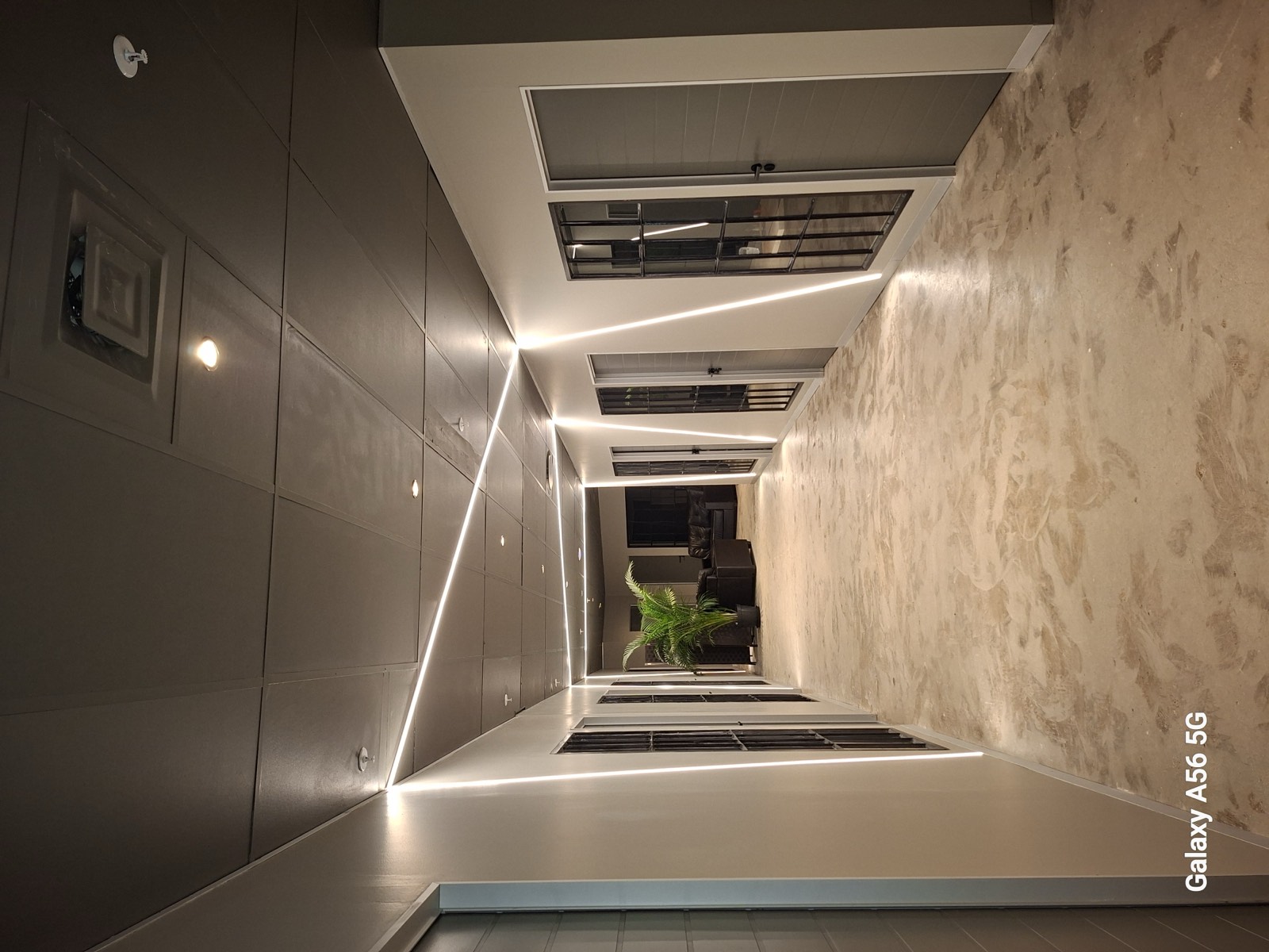 Commercial corridor cove lighting